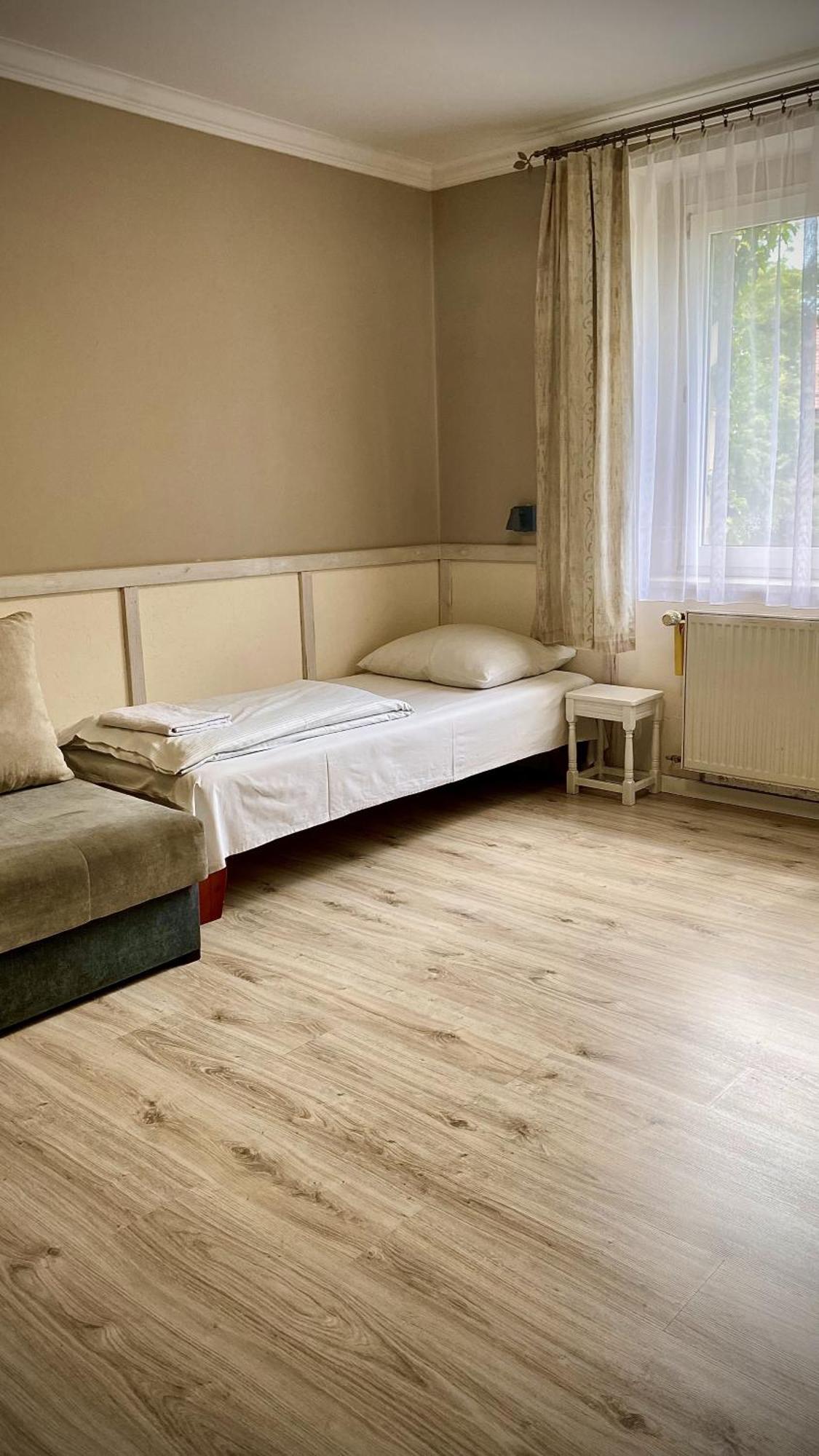 Villa Pod Orzechem W Zaniemyslu 외부 사진